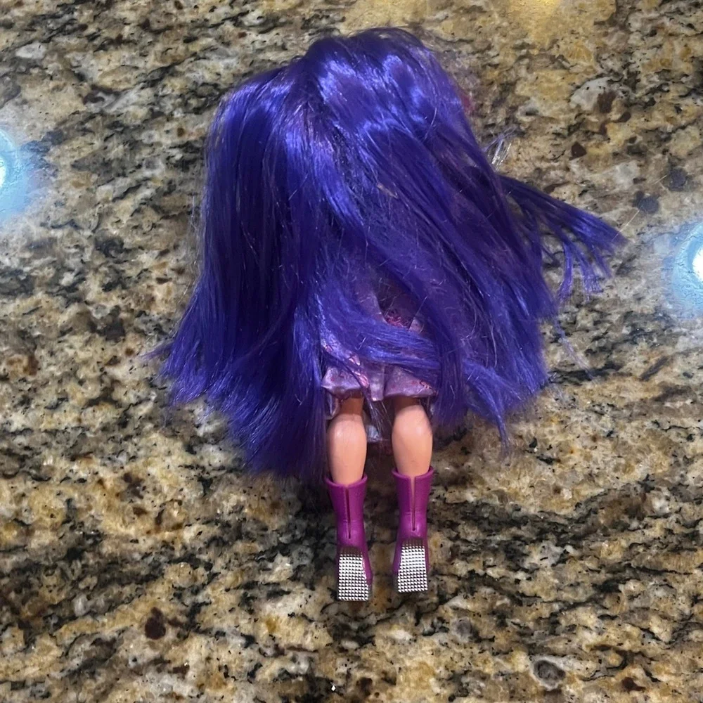 LOL Surprise OMG Winter Disco Shadow Fashion Doll Purple Hair Dress‎ Boots 9.5in